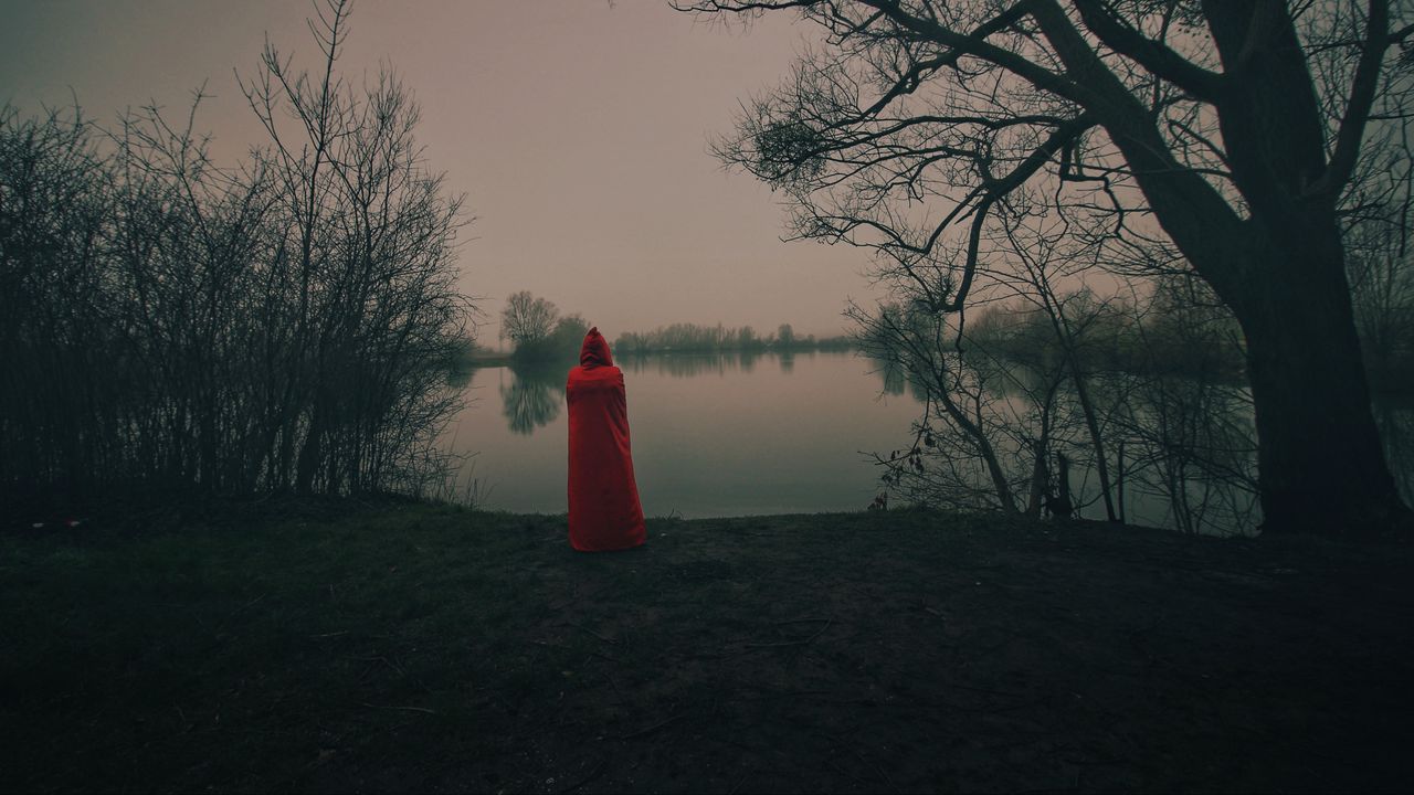 Wallpaper silhouette, red, cloak, lake, shore