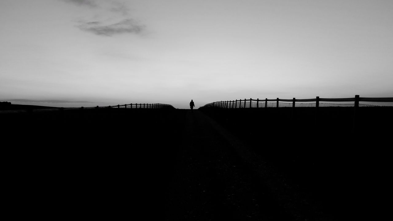 Wallpaper silhouette, road, fence, dark