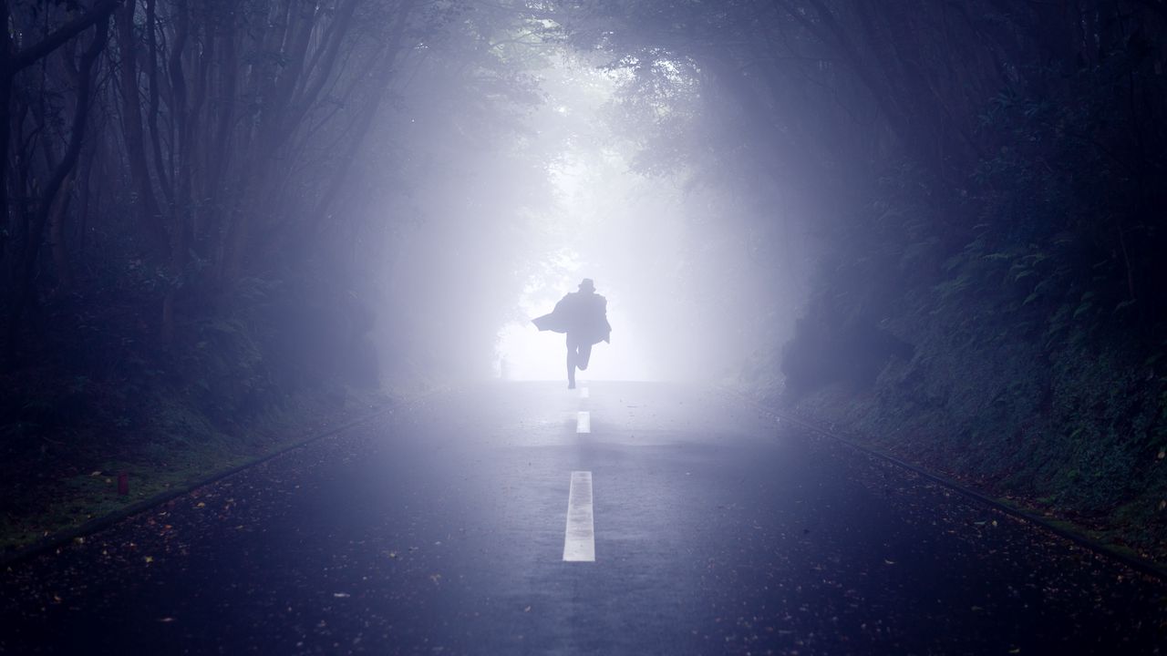Wallpaper silhouette, road, fog, run, alone