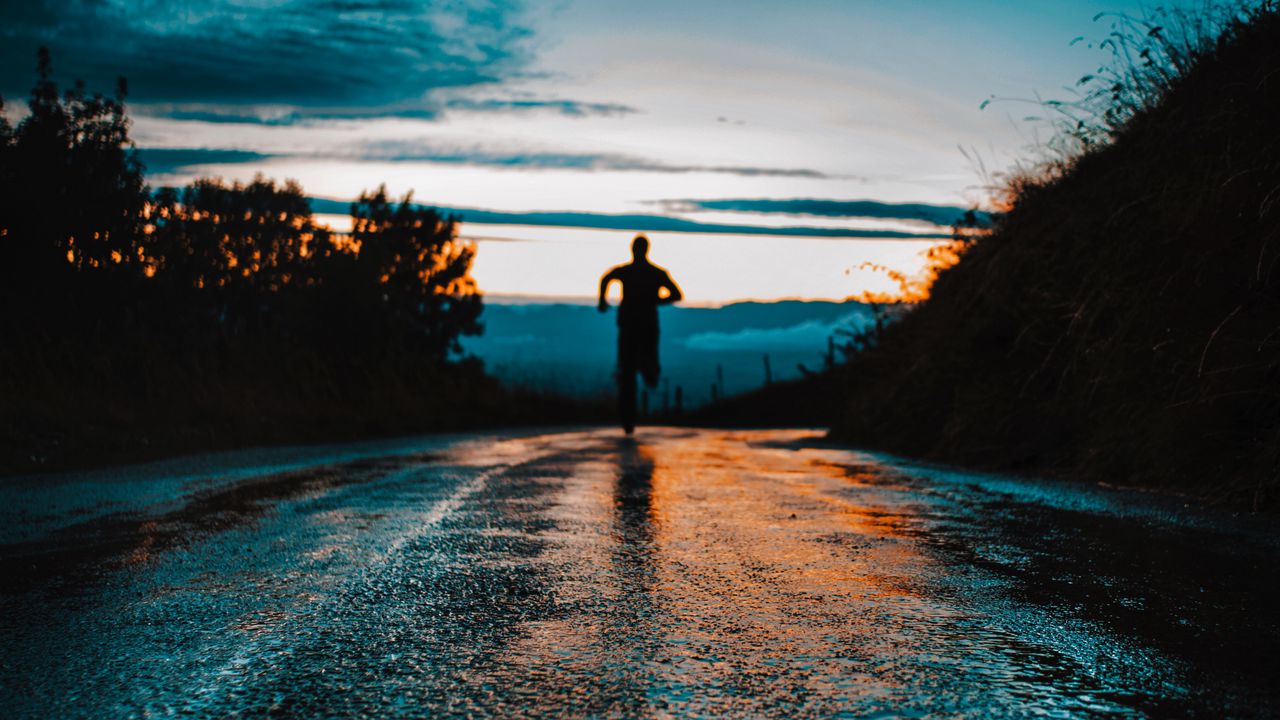 Wallpaper silhouette, road, running, asphalt, wet