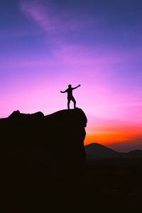 Preview wallpaper silhouette, rock, dark, alone