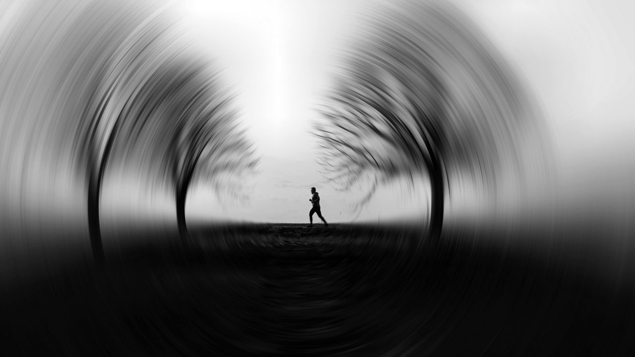 Wallpaper silhouette, run, speed, bw, trees