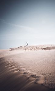 Preview wallpaper silhouette, sand, solitude