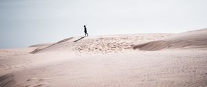 Preview wallpaper silhouette, sand, solitude
