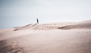 Preview wallpaper silhouette, sand, solitude