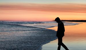 Preview wallpaper silhouette, sea, coast, loneliness, solitude