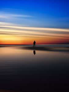 Preview wallpaper silhouette, sea, evening, horizon
