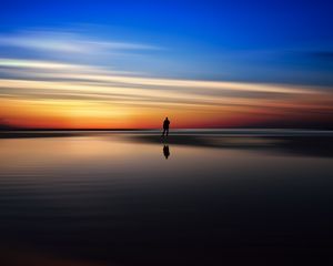 Preview wallpaper silhouette, sea, evening, horizon