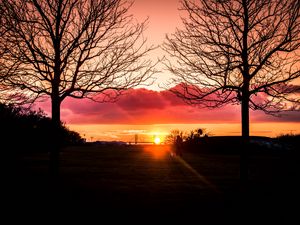 Preview wallpaper silhouette, sunset, alone, solitude, horizon