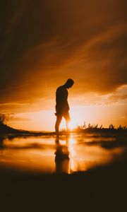 Preview wallpaper silhouette, sunset, dark, twilight, sunlight