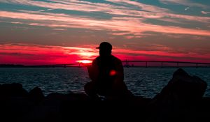 Preview wallpaper silhouette, sunset, night, sky, solitude, horizon, sea