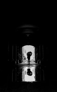 Preview wallpaper silhouette, umbrella, bw, passage, dark