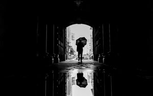 Preview wallpaper silhouette, umbrella, bw, passage, dark