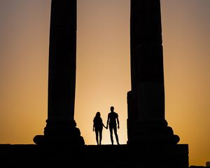 Preview wallpaper silhouettes, arch, columns, pair, dark, twilight