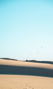 Preview wallpaper silhouettes, couple, desert, sand