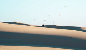 Preview wallpaper silhouettes, couple, desert, sand