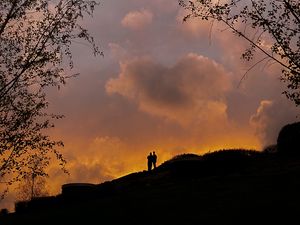 Preview wallpaper silhouettes, couple, dusk, sunset, dark