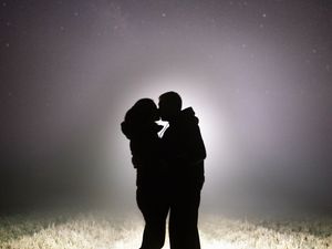 Preview wallpaper silhouettes, couple, kiss, love, romance