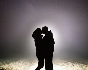 Preview wallpaper silhouettes, couple, kiss, love, romance