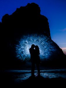 Preview wallpaper silhouettes, couple, love, rock, island