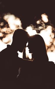 Preview wallpaper silhouettes, couple, love, tenderness, romance