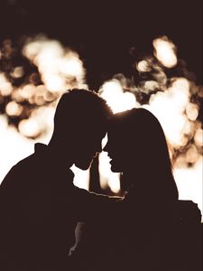 Preview wallpaper silhouettes, couple, love, tenderness, romance