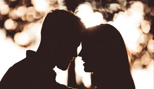 Preview wallpaper silhouettes, couple, love, tenderness, romance