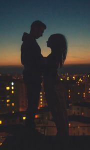 Preview wallpaper silhouettes, couple, romance, night city