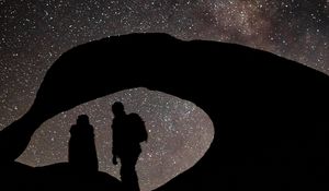 Preview wallpaper silhouettes, couple, stars, night, dark