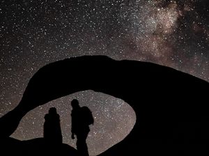 Preview wallpaper silhouettes, couple, stars, night, dark