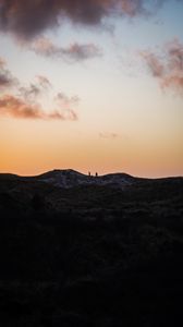 Preview wallpaper silhouettes, hill, horizon, sunset