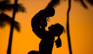 Preview wallpaper silhouettes, mother, child, sunset