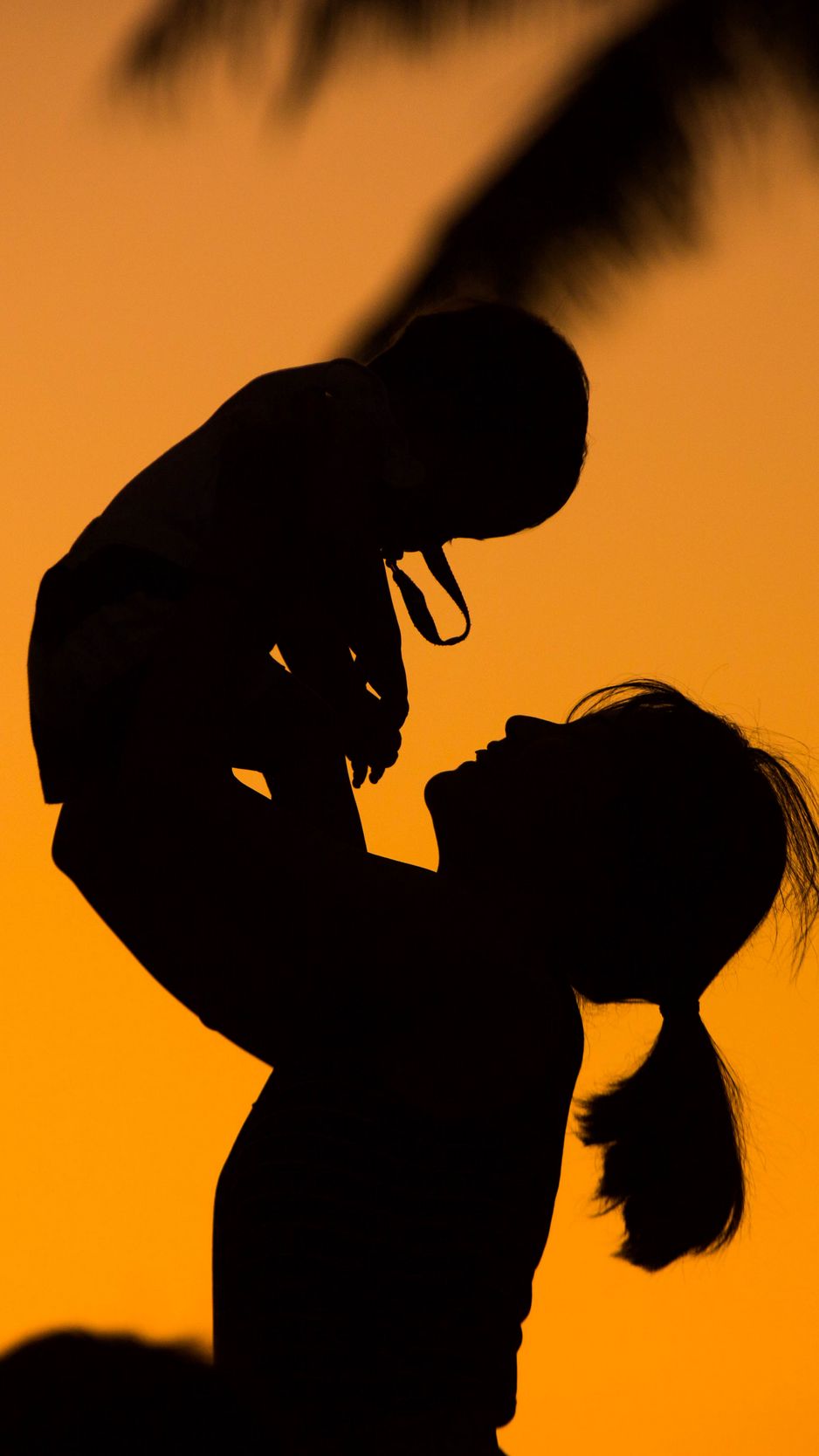 Download wallpaper 938x1668 silhouettes, mother, child, sunset iphone  8/7/6s/6 for parallax hd background