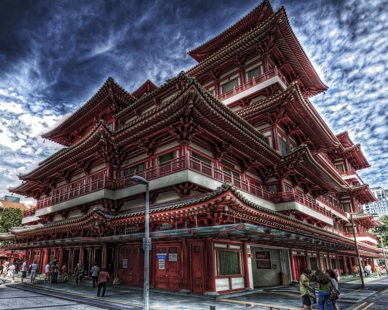 Download wallpaper 1280x1024 singapore, chinatown, buddha, tooth relic,  temple standard 5:4 hd background