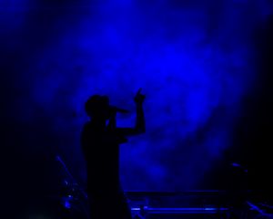 Preview wallpaper singer, silhouette, smoke
