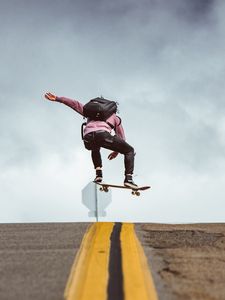 Preview wallpaper skateboard, jump, trick, road