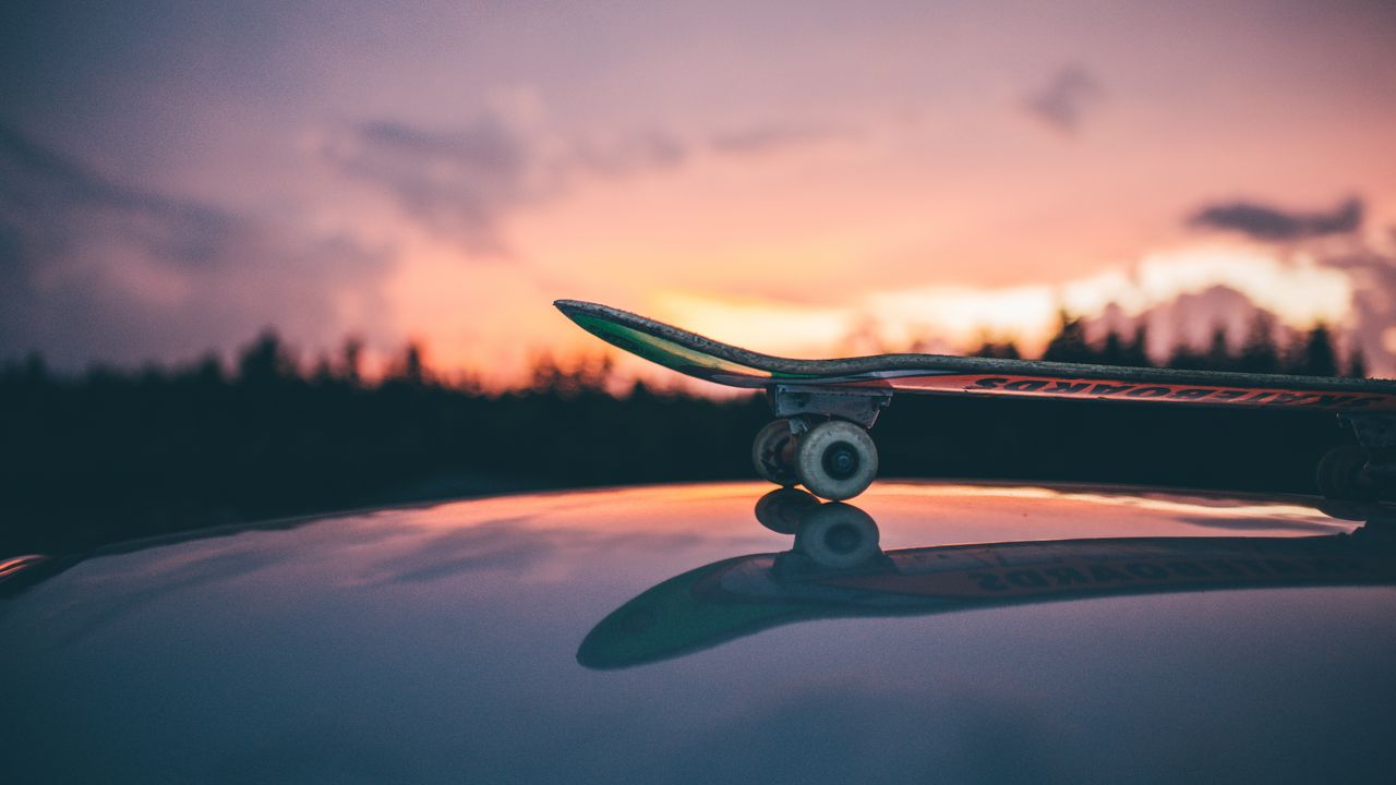 Wallpaper skateboard, reflection, surface, blur