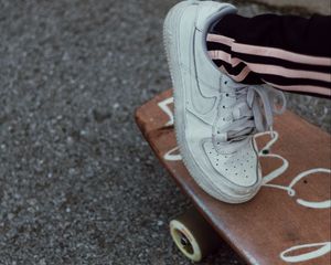 Preview wallpaper skateboard, skate, foot