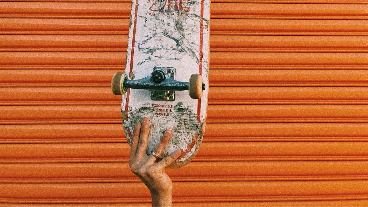 Wallpaper skateboard, skate, hand, wall