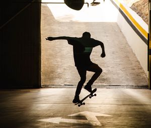 Preview wallpaper skateboard, skater, silhouette, trick