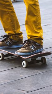 Preview wallpaper skateboard, sneakers, legs