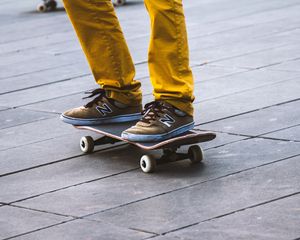 Preview wallpaper skateboard, sneakers, legs