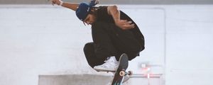 Preview wallpaper skateboarder, skateboard, trick, jump, extreme