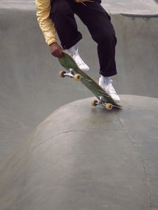 Preview wallpaper skater, skateboard, skate, trick, extreme