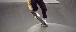 Preview wallpaper skater, skateboard, skate, trick, extreme