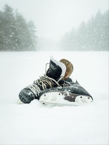 Preview wallpaper skates, snow, snowfall, winter