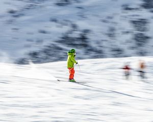 Preview wallpaper skier, skiing, winter, snow, mountains