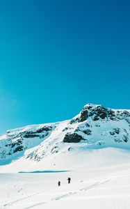 Preview wallpaper skiers, tourists, snow, mountain, journey