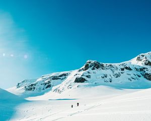 Preview wallpaper skiers, tourists, snow, mountain, journey