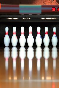 Preview wallpaper skittles, bowling, reflection